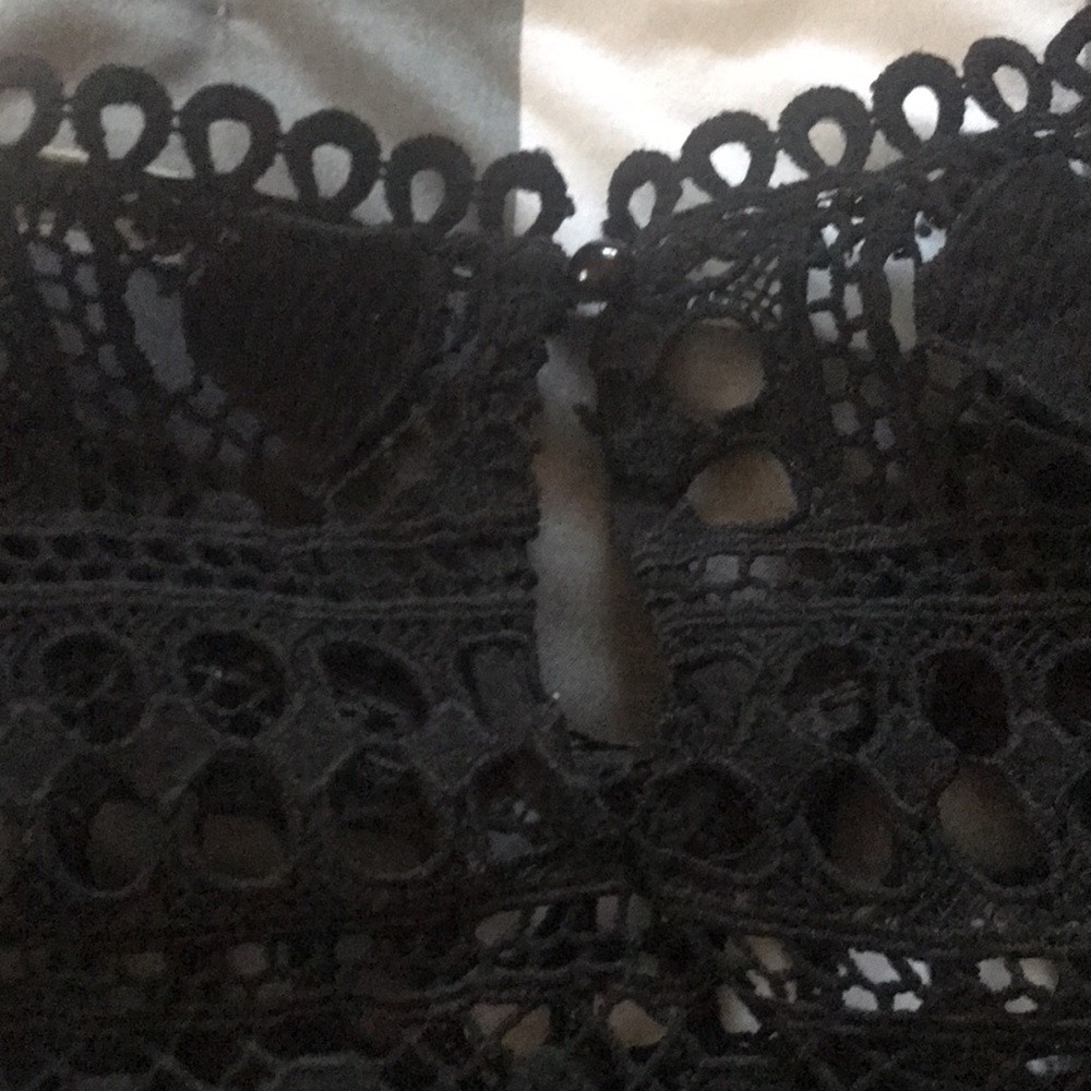Anthropologie ELLISON Elegant Black Lace Bell Sleeve Top Sz Large - Picture 5 of 8
